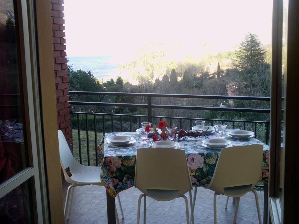 Apartamento Casa Del Faggio Rosso Bellagio Habitación foto