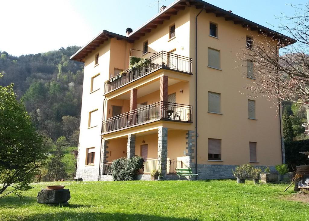 Apartamento Casa Del Faggio Rosso Bellagio Habitación foto